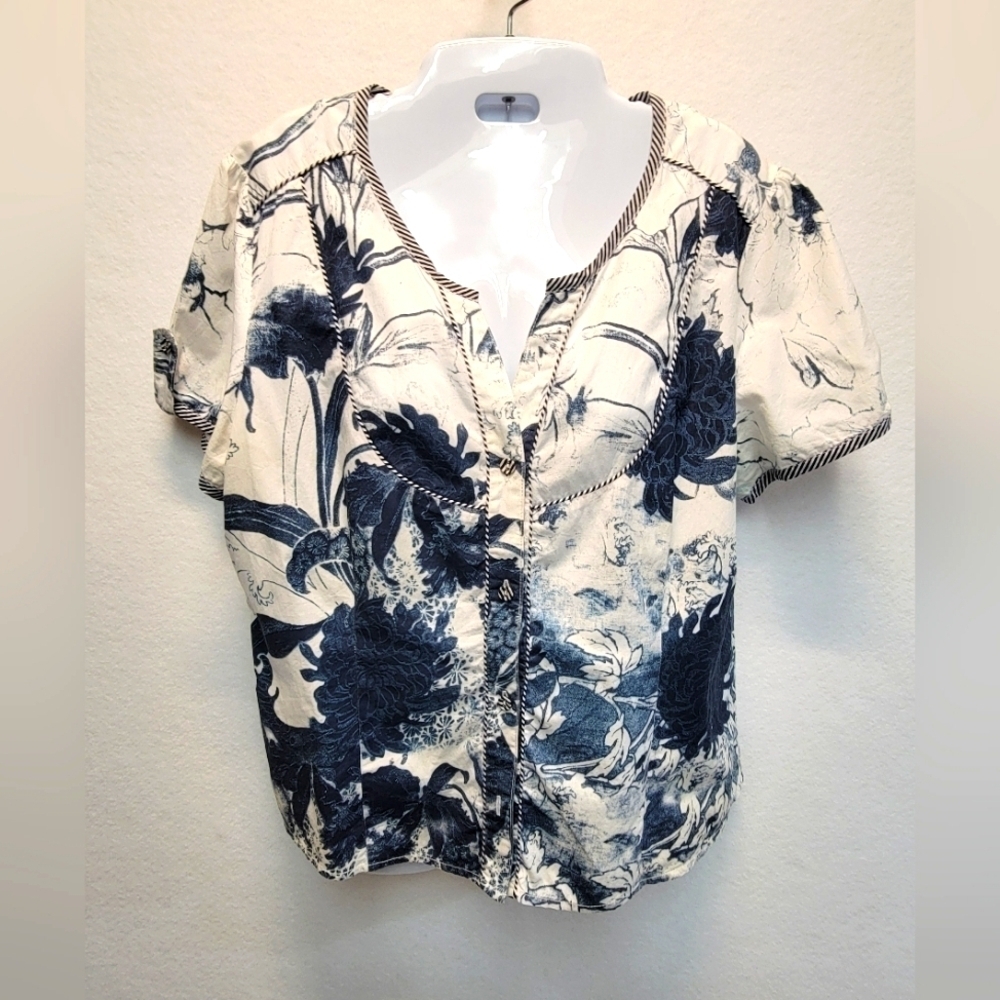 Blue Willi's Cream and Navy Floral Button-Down Top